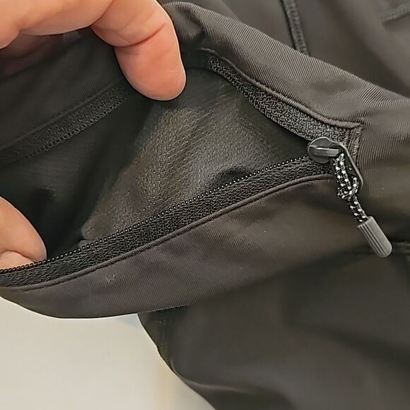 Lululemon cropped leggings size 8 - Picture 10 of 10